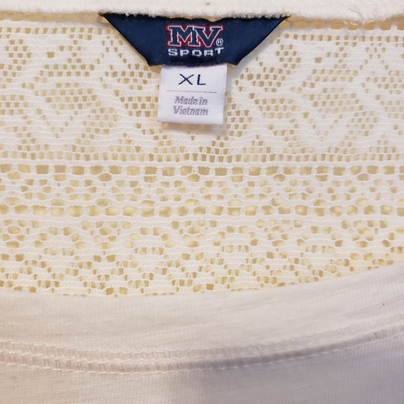 Gemini t shirt with lace detail great graphic NWOT - Picture 3 of 7